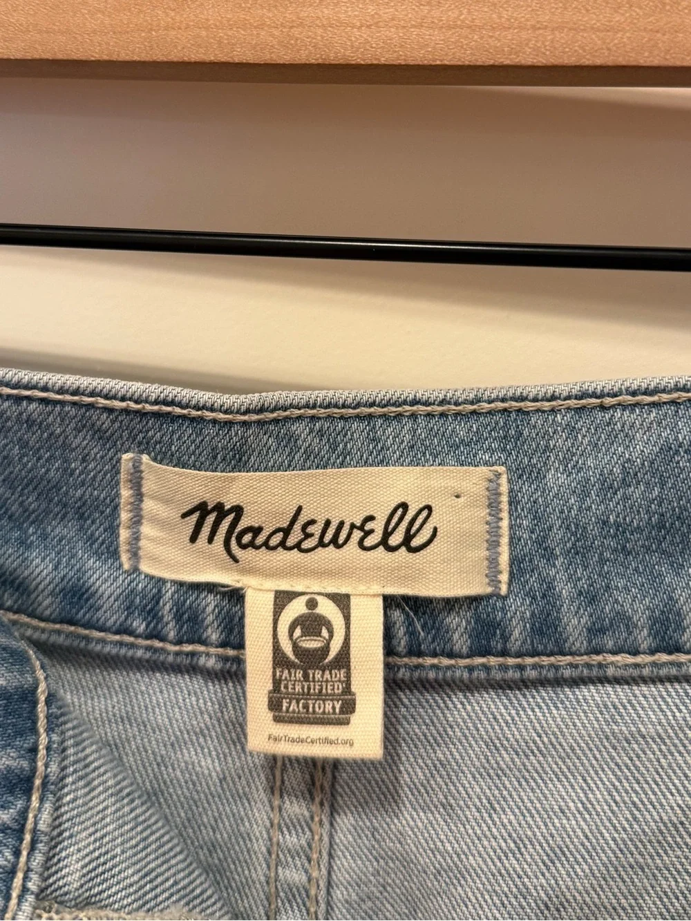 Madewell The Denim Emmett Short: Welt Pocket Edition in Kieran Wash 26